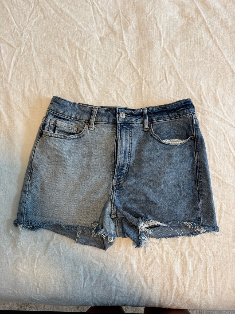 Old Navy Two-Tone Washed Denim Cutoff Shorts - Blue